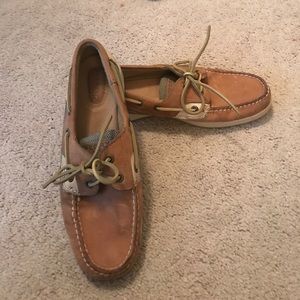 Gentyl used! Good condition! Sperry top siders