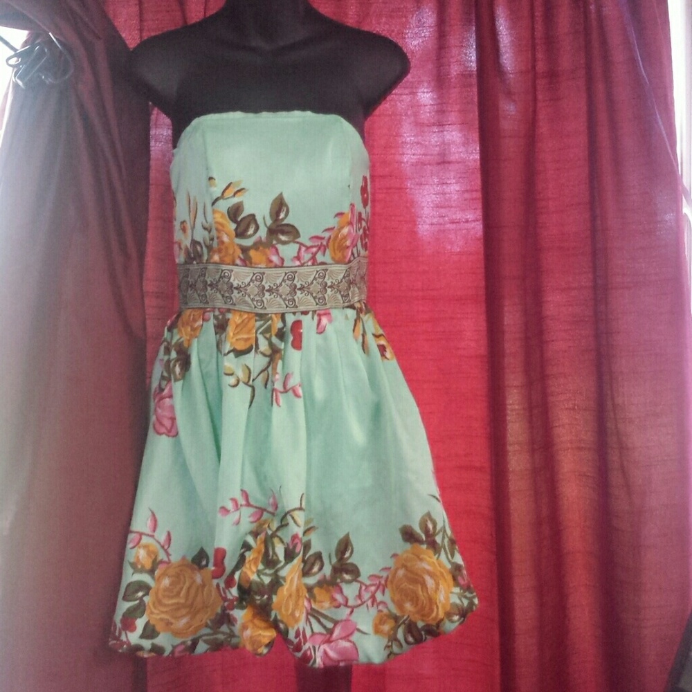 Strapless dress