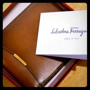 NWT Salvatore Ferragamo Leather Bi-Fold Wallet