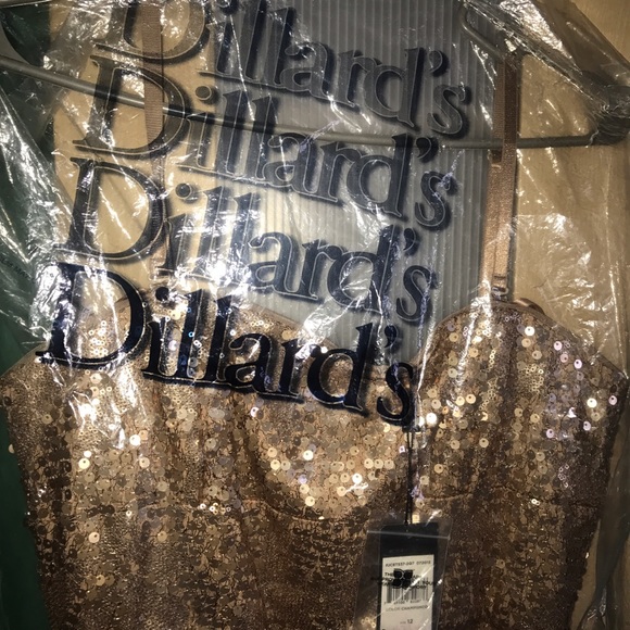 SHIMMERING GOLD SEQUENCED BCBG DRESS - Picture 5 of 6