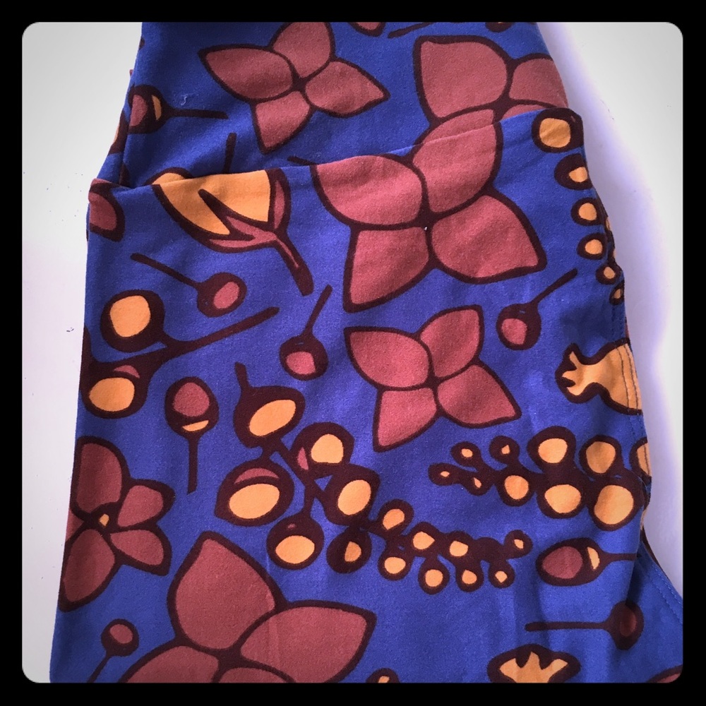 New OS lularoe leggings. Dark blue with brown