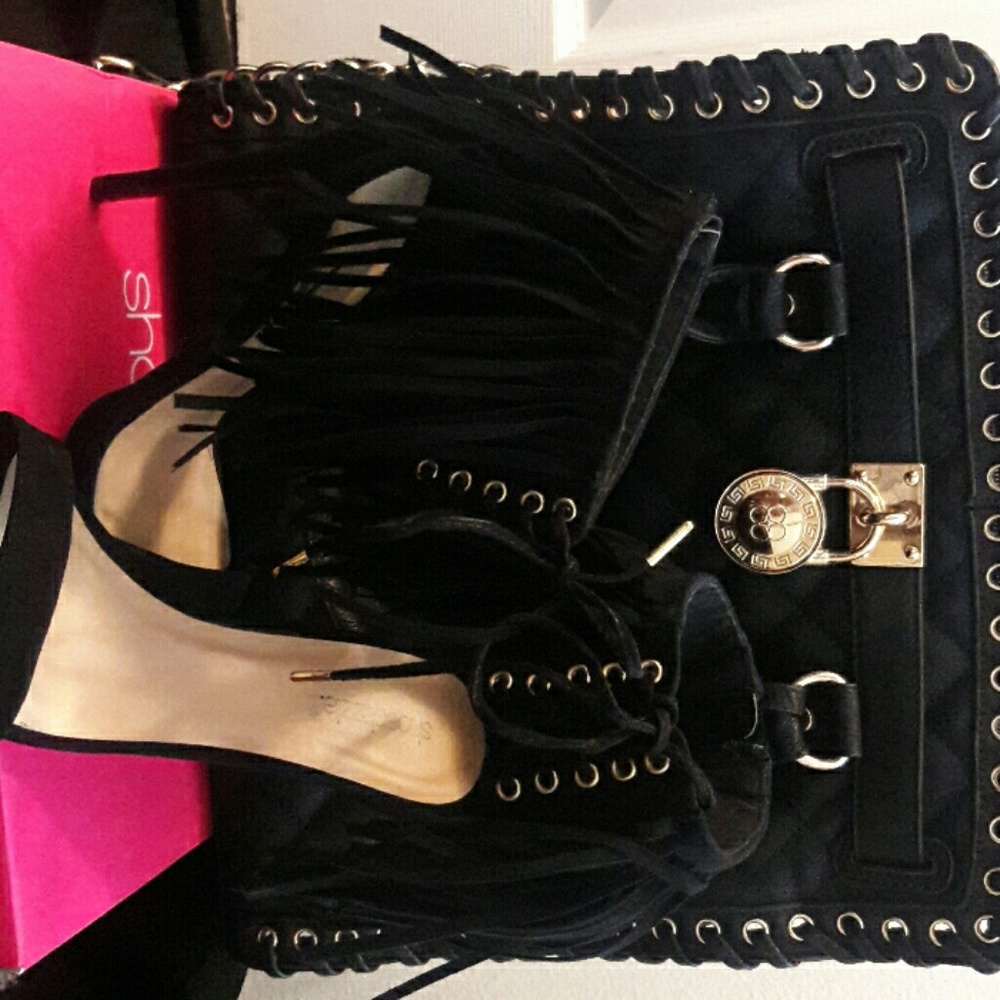 Shoedazzle black heels