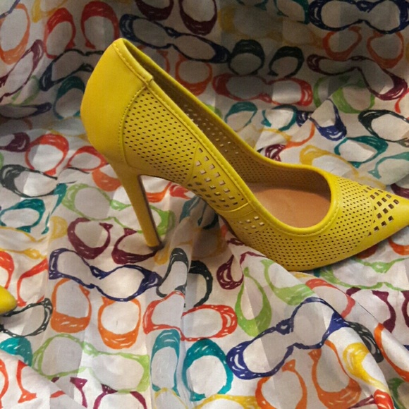 Fun summer pumps - Picture 2 of 3