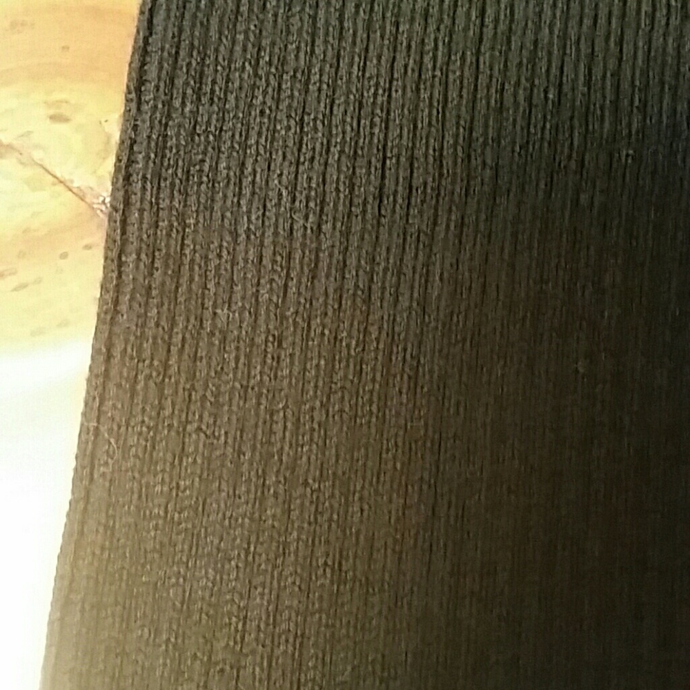 NWOT Urban Outfitters cropped sweater - Picture 4 of 6