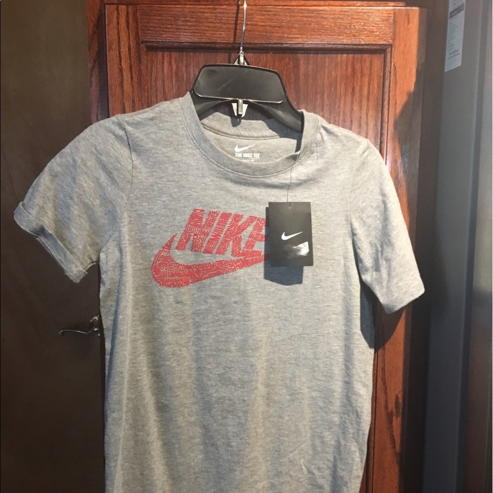 New boys Nike shirt