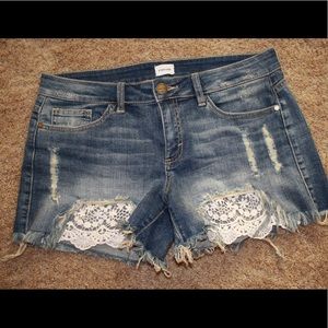 Cute denim shorts with lace details!!