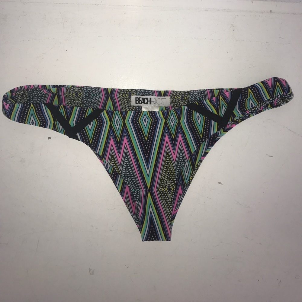 Beach Riot's Bikini - Picture 2 of 4