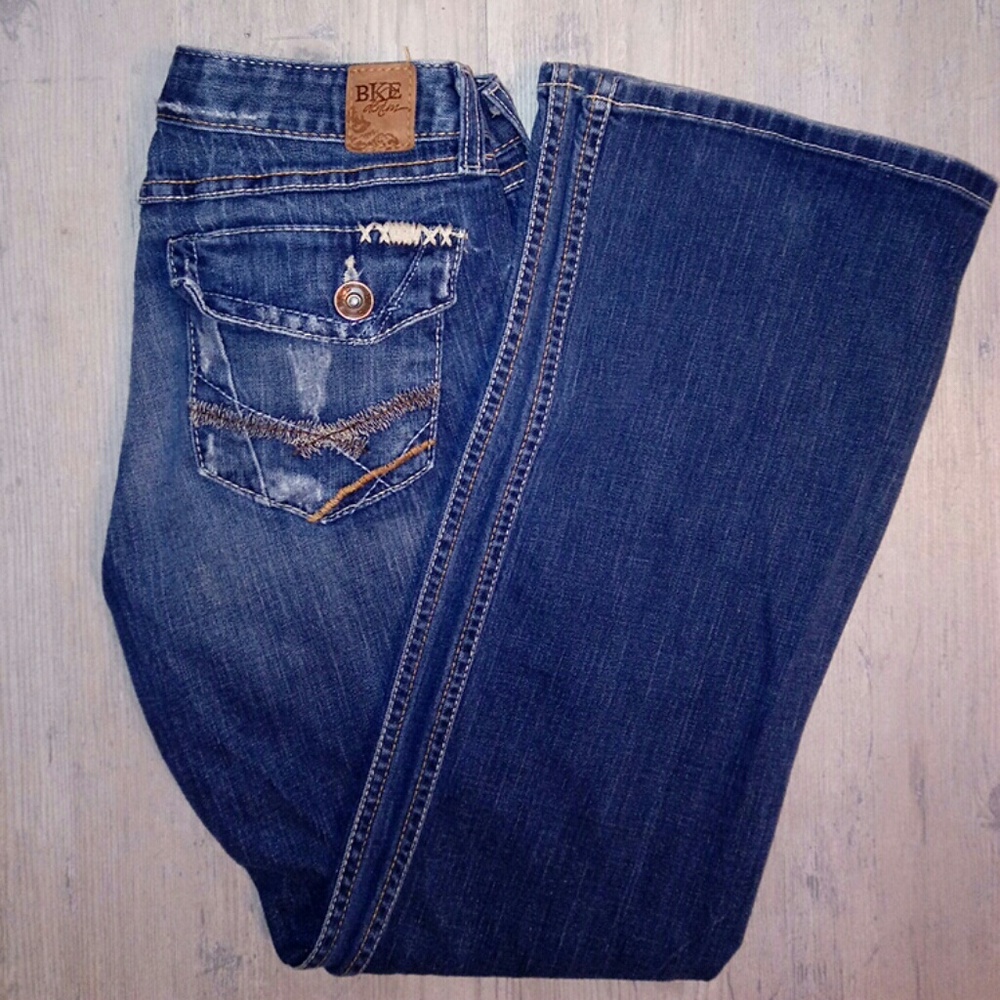🔥SaleWomen's BKE Madison boot cut jeans, size 29.