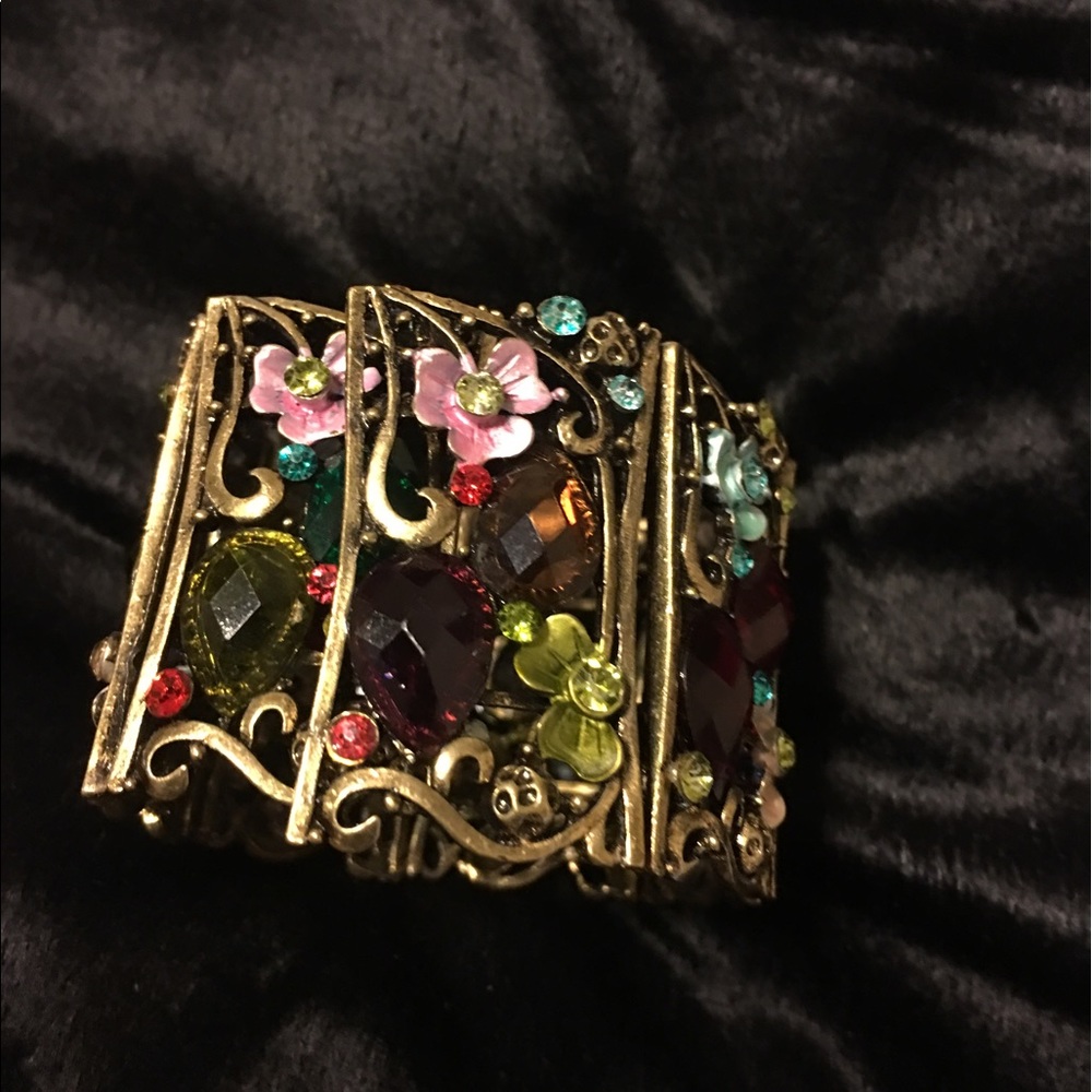 Multi-Stone Wrist  Bracelet Gold-Tone w/stones!