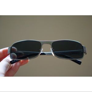 🎉HP🎉 Edgy and unique Prada sunglasses