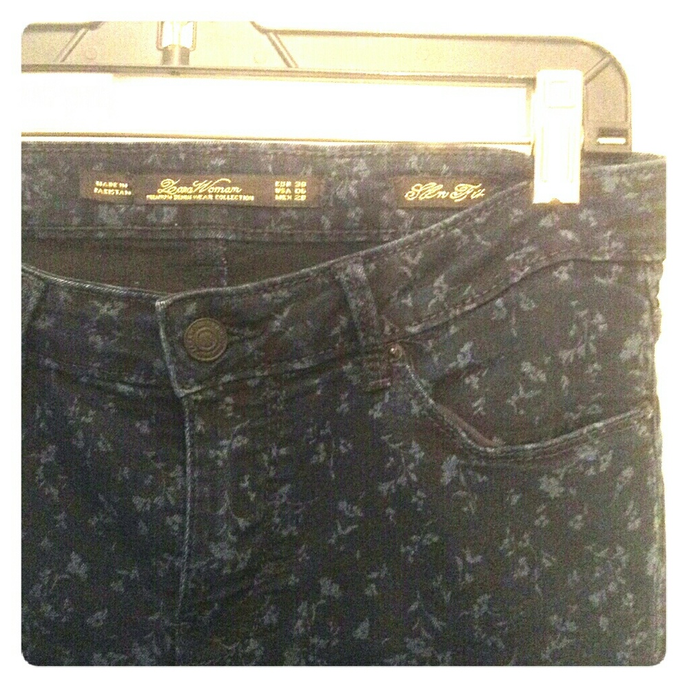 👋 Closing today!!ZARA Skinny Jeans