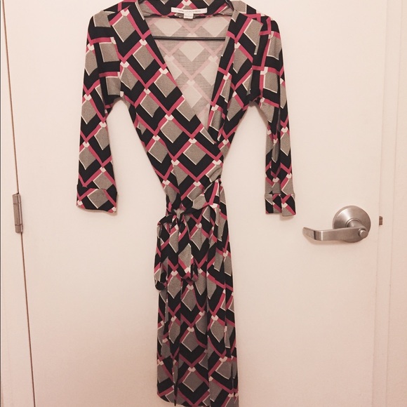 DVF Silk Wrap Dress size 0 - Picture 3 of 7