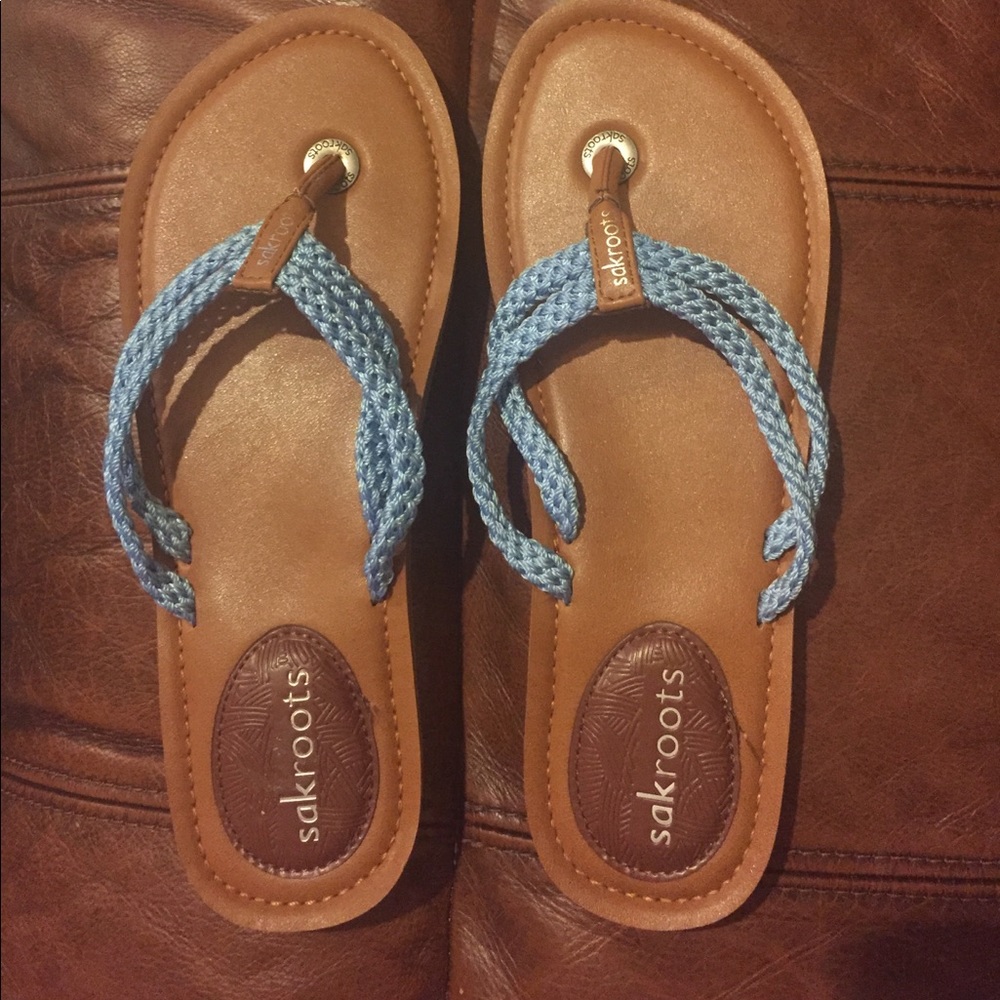 Sakroots. Flip flops. Very soft. NWT.