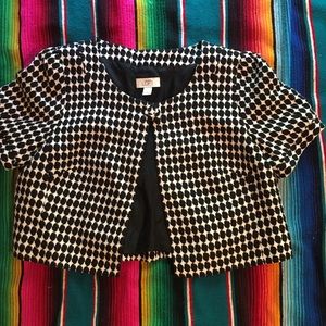 PRICE DROP ⬇️ Vintage Black and White Crop Jacket
