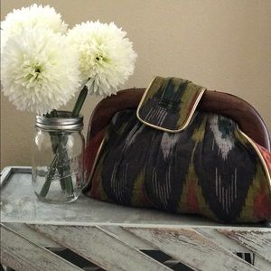 Aztec clutch