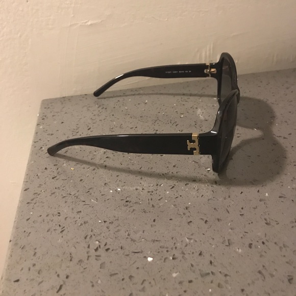 Tory Burch Sunglasses with case