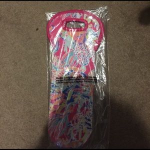 Pretty wine 🍷 Carrier holds grate