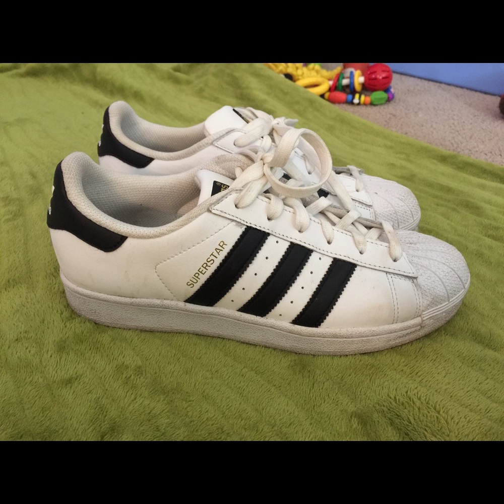 Adidas Superstar Mens size 6.5 Women's size 8.5