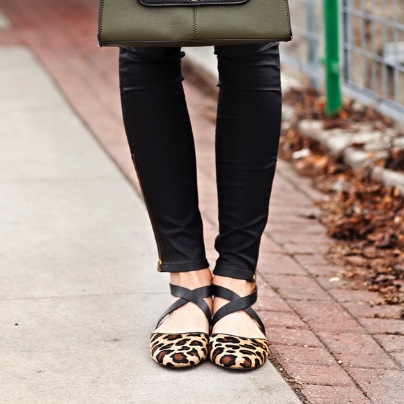 Genuine Leather Cross Strap Flats - Picture 2 of 7