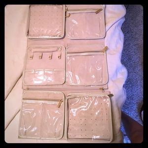 Jewelry travel bag made by Kendra Scott