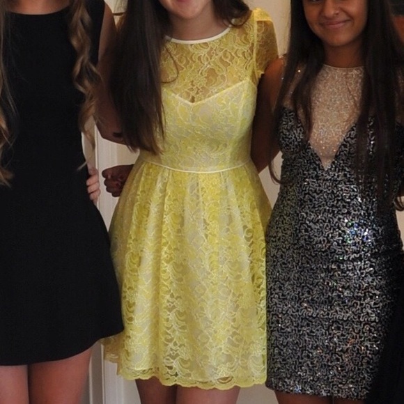 ABS Allen Schwartz Lace Dress - Picture 7 of 7