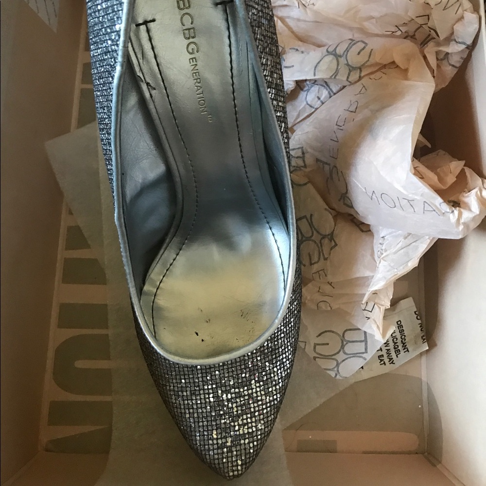 Barely worn BCBG shoes size 9 1/2M