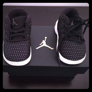 Kid's Black & White Jordan B.Fly Sneakers