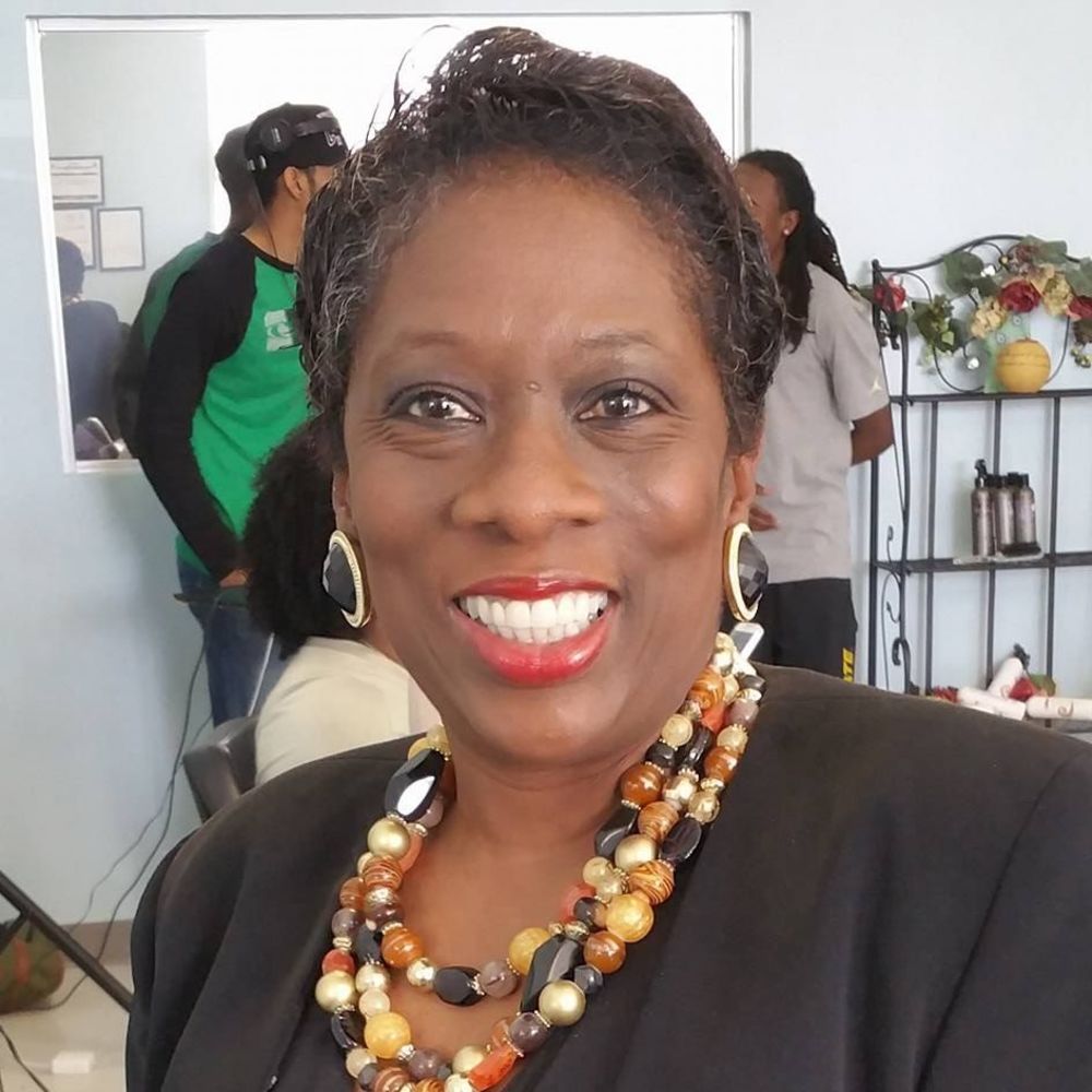 Meet your Posher, Cynthia