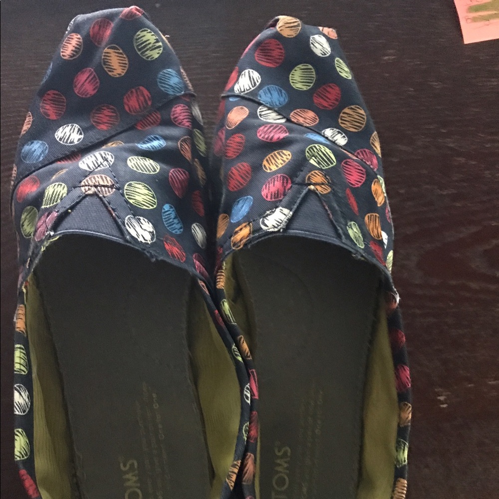 Toms Shoes