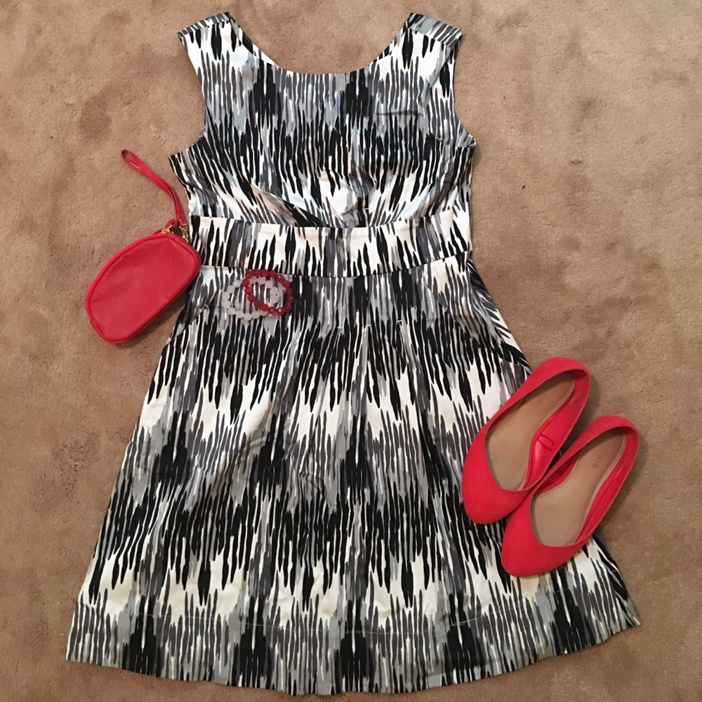 Abstract Black, White, and Grey Dress
