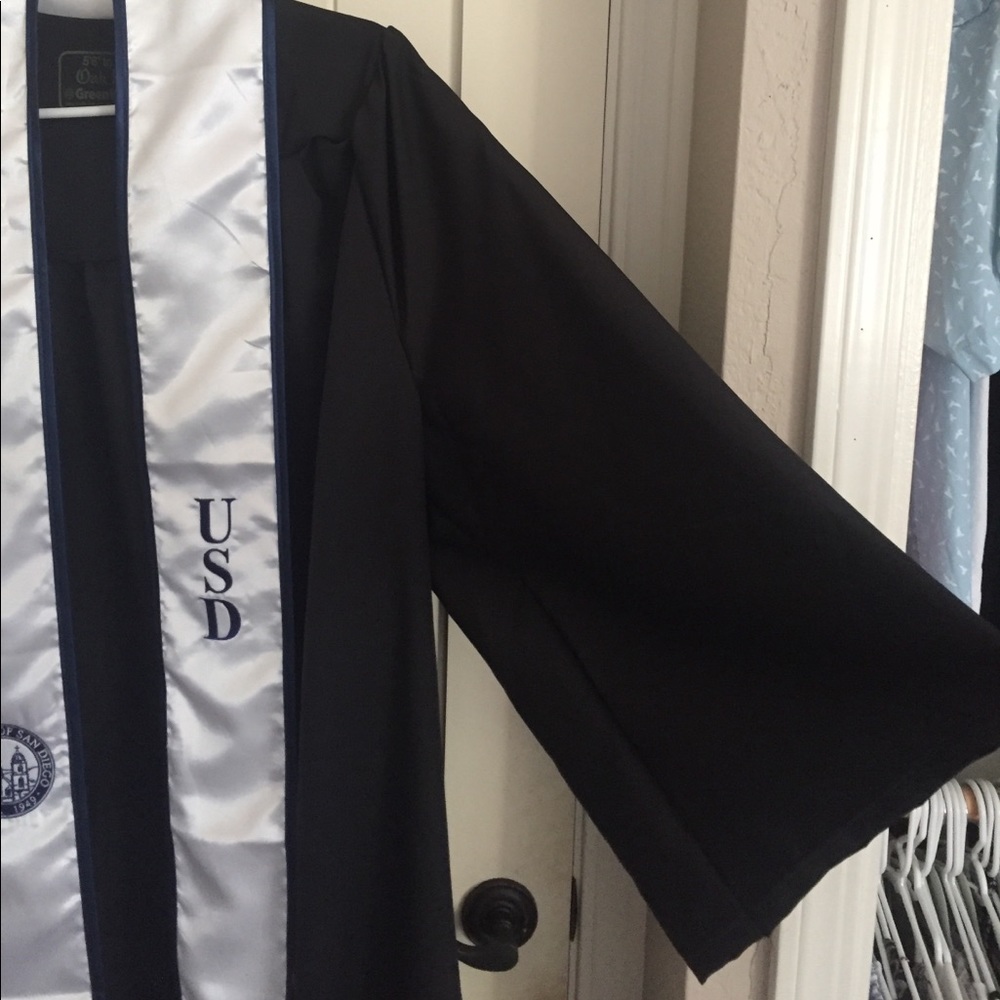 Graduation Robe - Picture 4 of 4