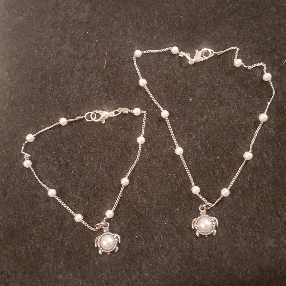 Sold-Beautiful Mommie and me  turtle charms