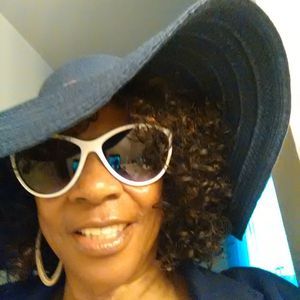 Meet your Posher, Virginia