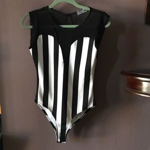Black and white bodysuit size:L