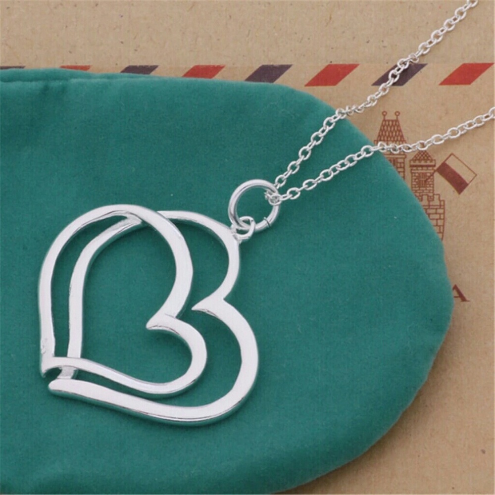 Heart pendant necklace