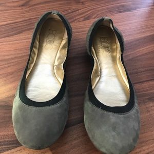 Green and black suede flats!