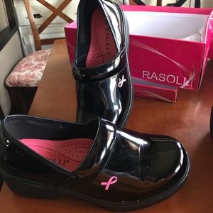 Work shoes/ pink ribbon