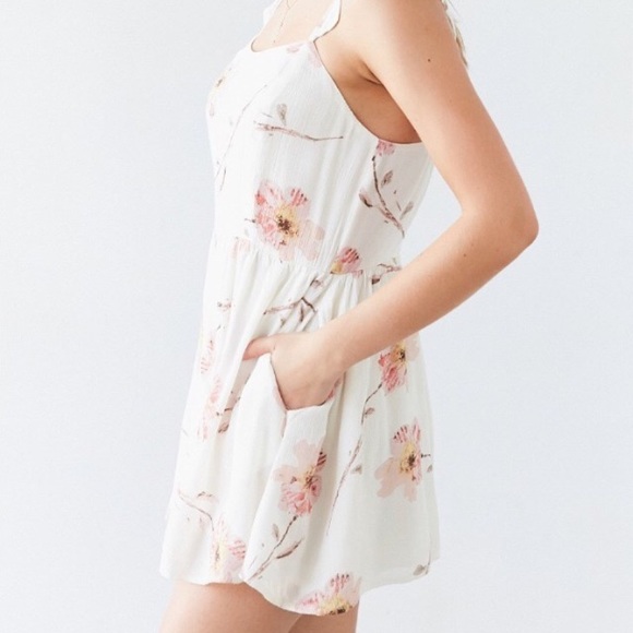 Last One💕NWT Kimchi Blue Romper - Picture 4 of 5