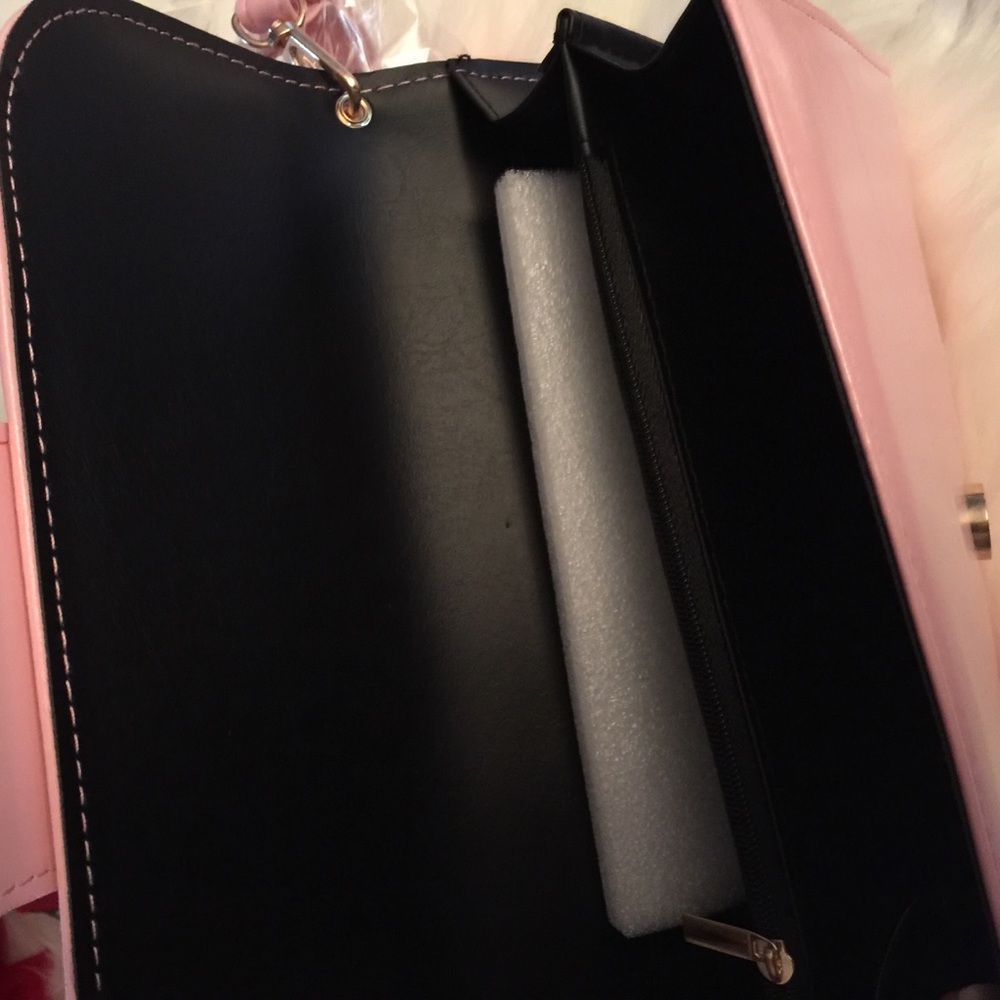 NWT clutch - Picture 4 of 7