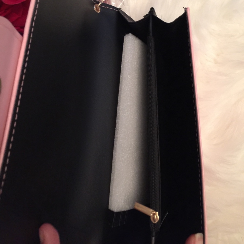 NWT clutch - Picture 5 of 7
