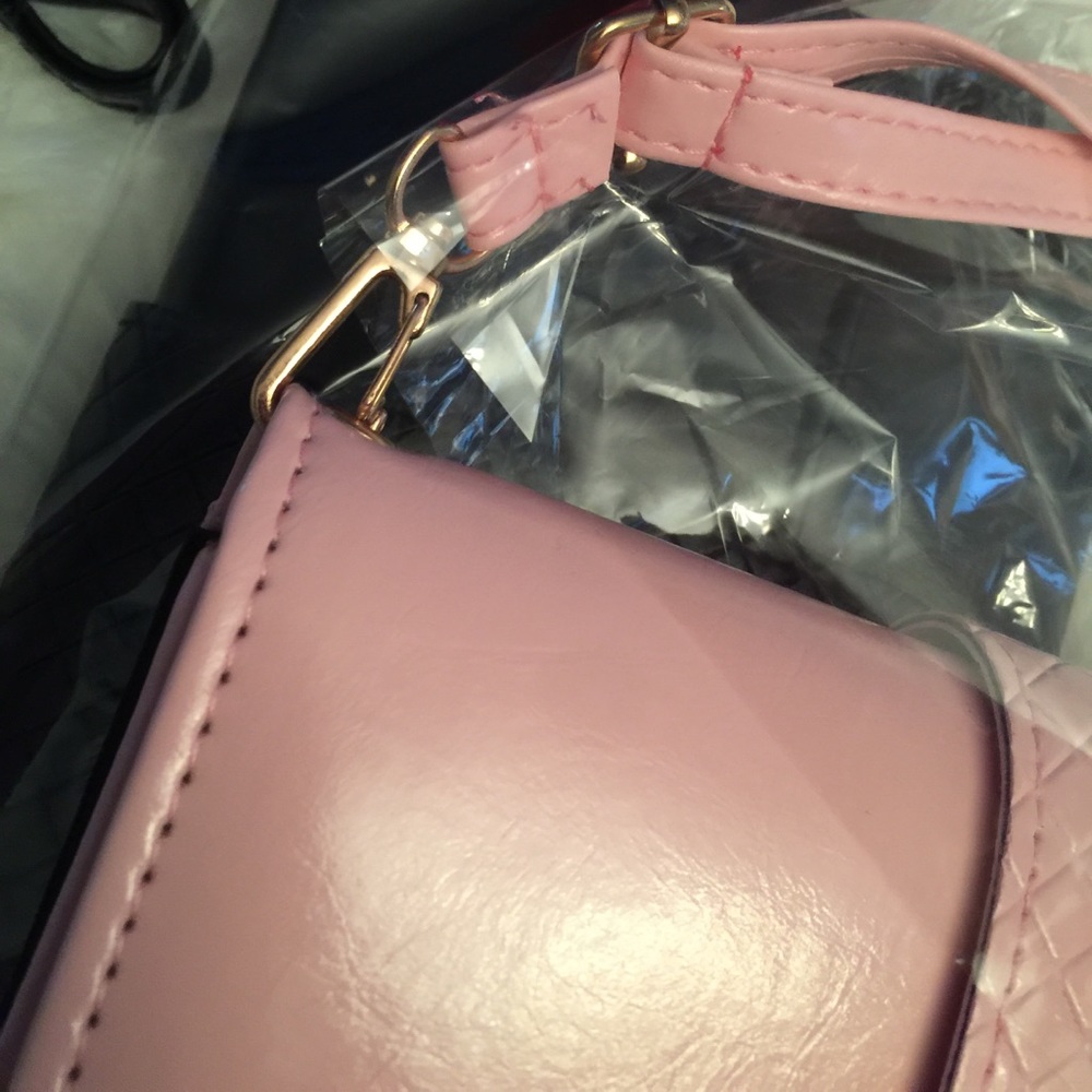 NWT clutch - Picture 7 of 7