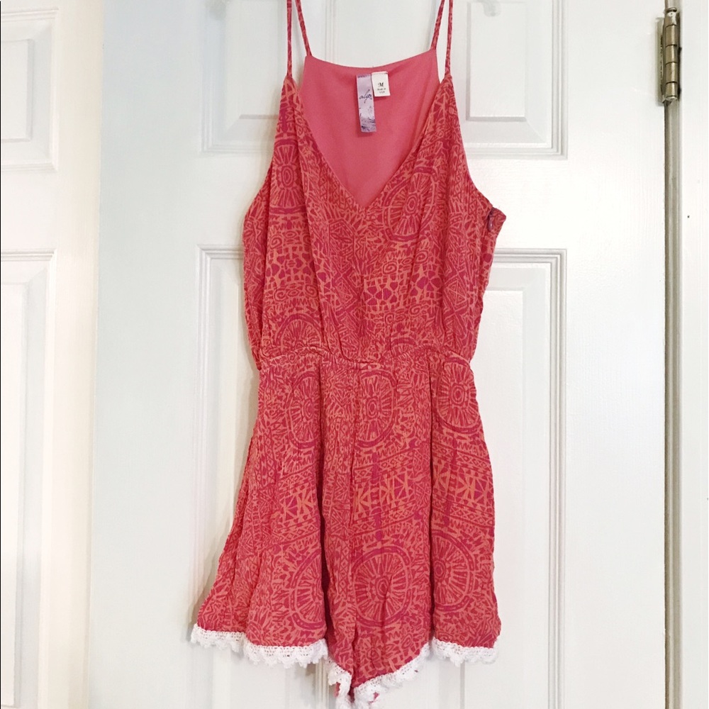 Patterned Romper with Lace