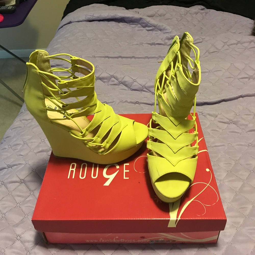 ONLY WORN ONCE!! LIME GREEN HEELS!