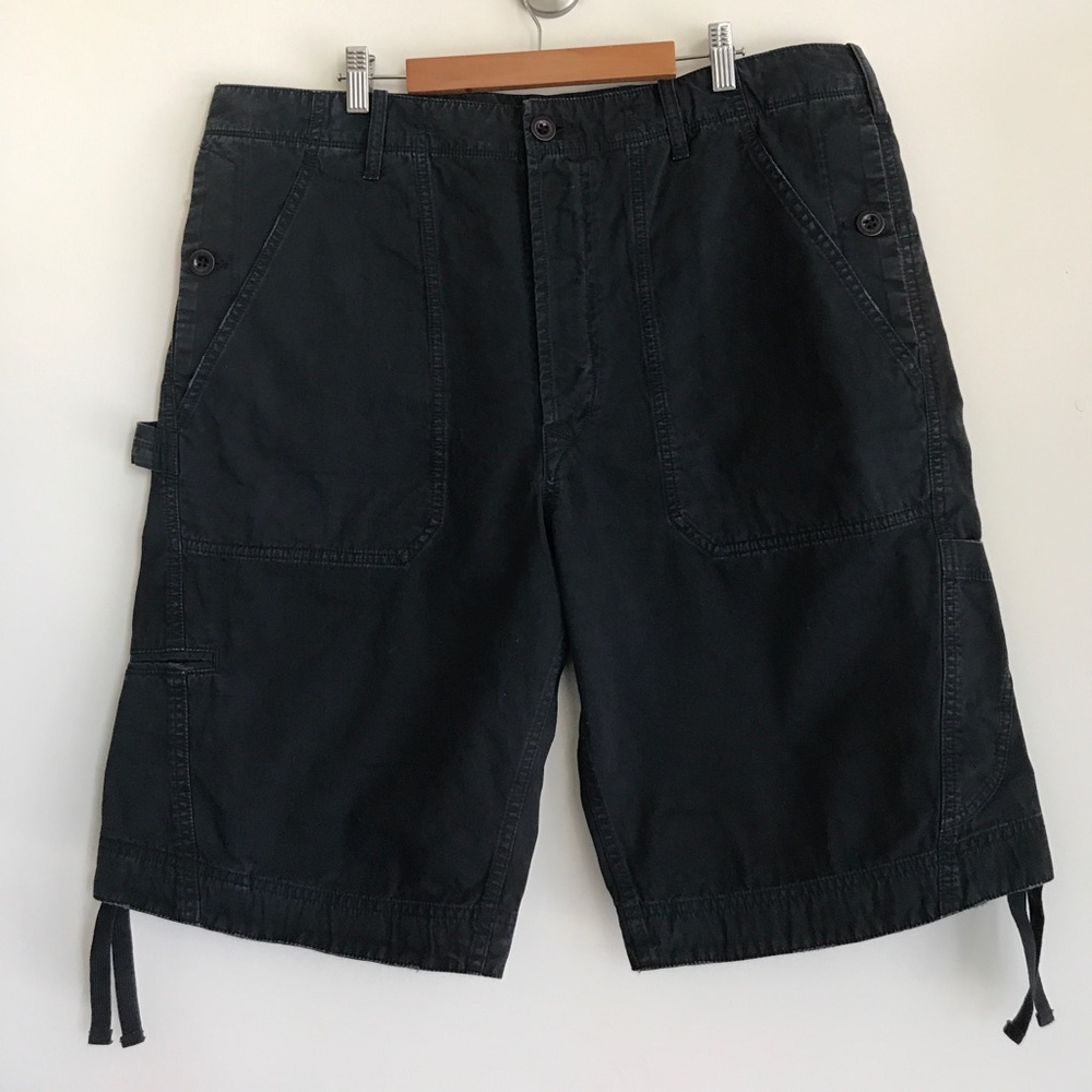 Poblar short. Navy blue color