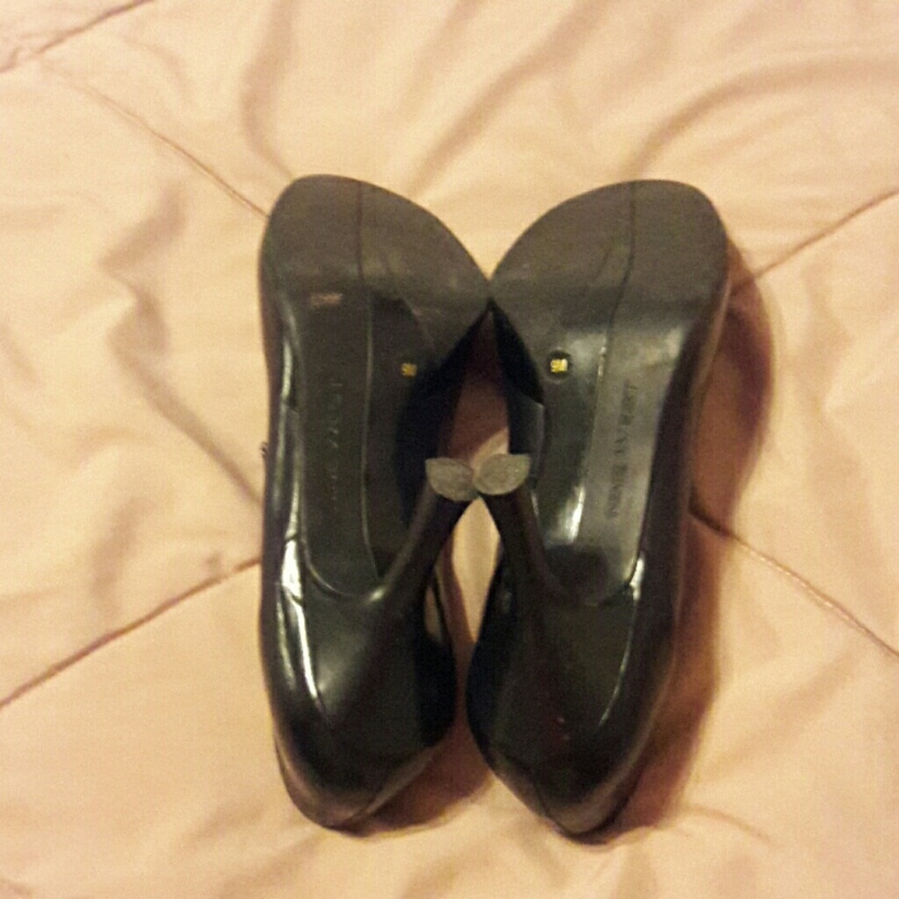 Shoes - Picture 4 of 4