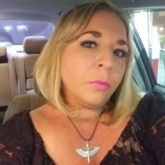 Meet your Posher, Sheri - Picture 5 of 8