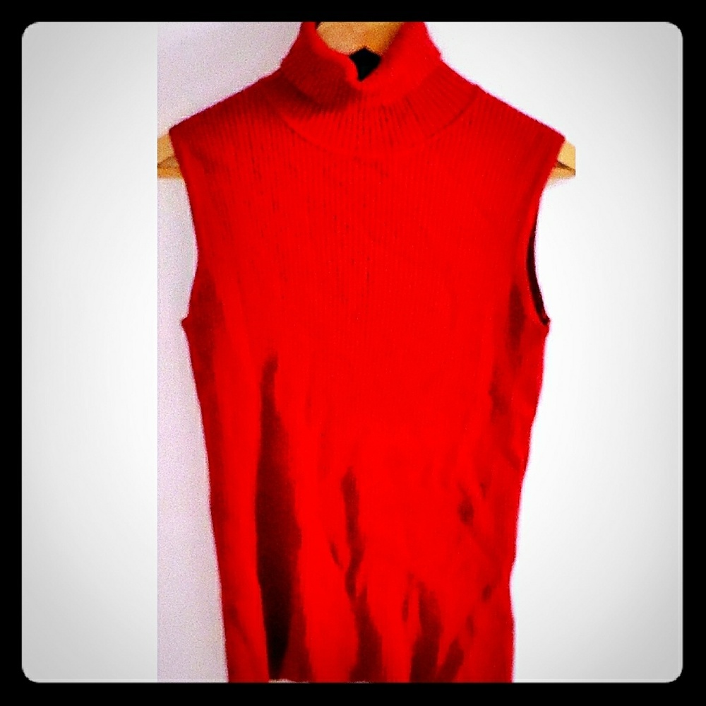 LN sleeveless stretchable turtleneck M