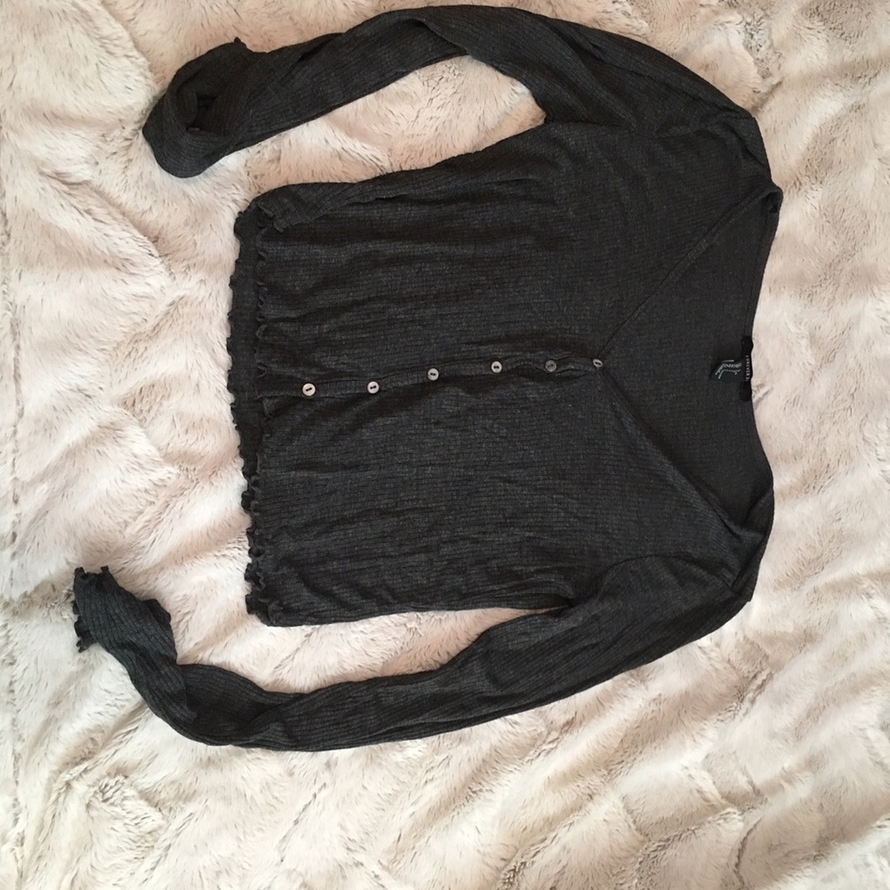 lang sleeve top
