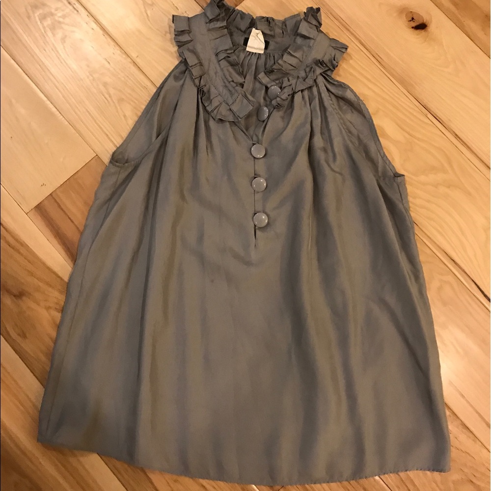 Silk tank, beautiful neckline