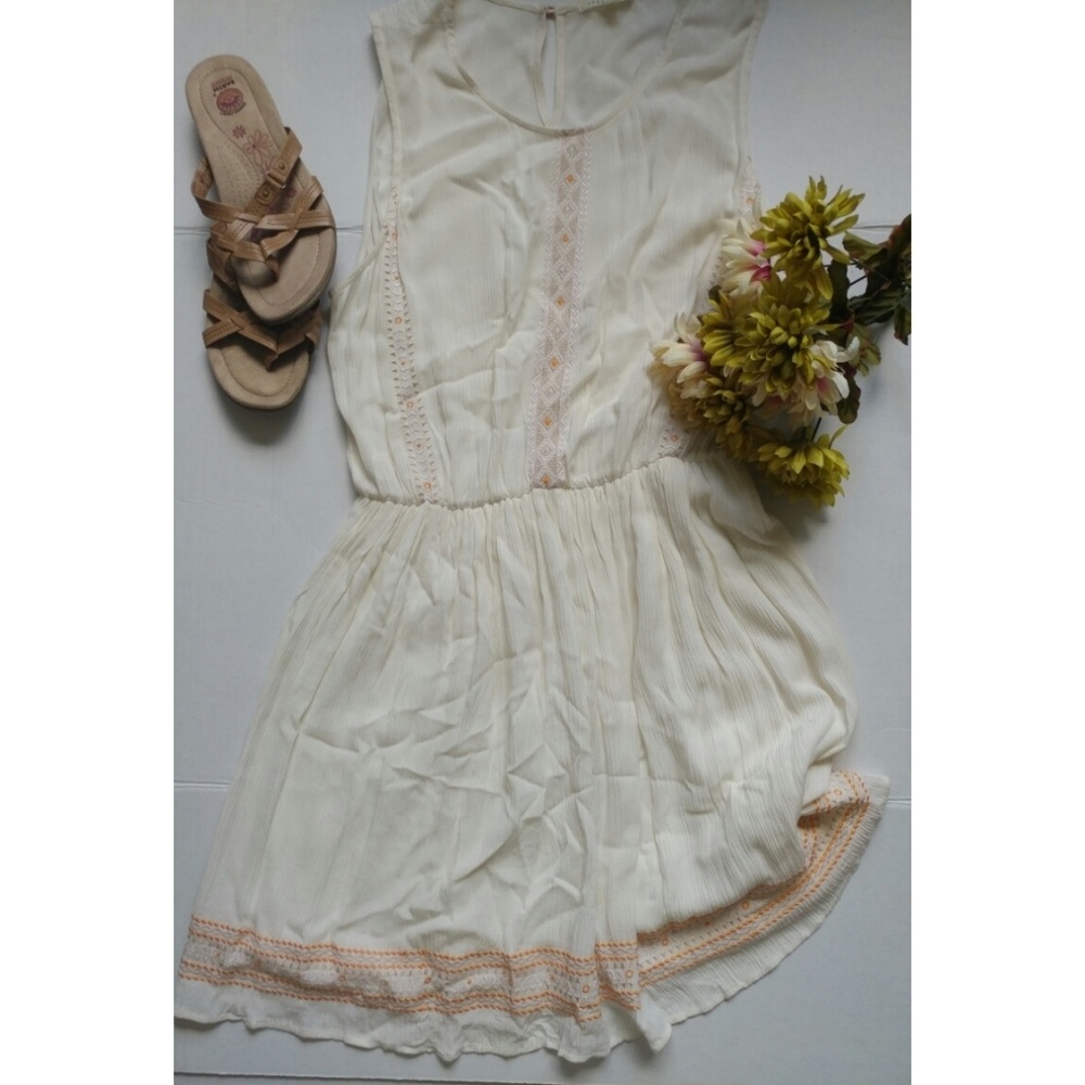 Festival Peasant dress (Dillard's) - Picture 3 of 3